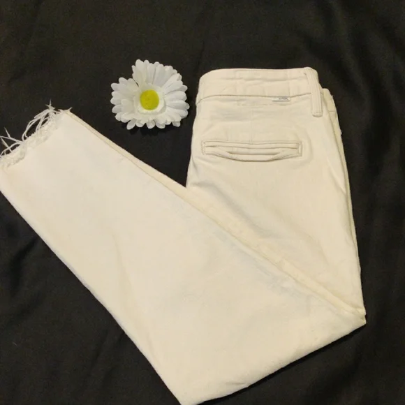 MOTHER. Women's White Frayed Hem Pants - Picture 14 of 16
